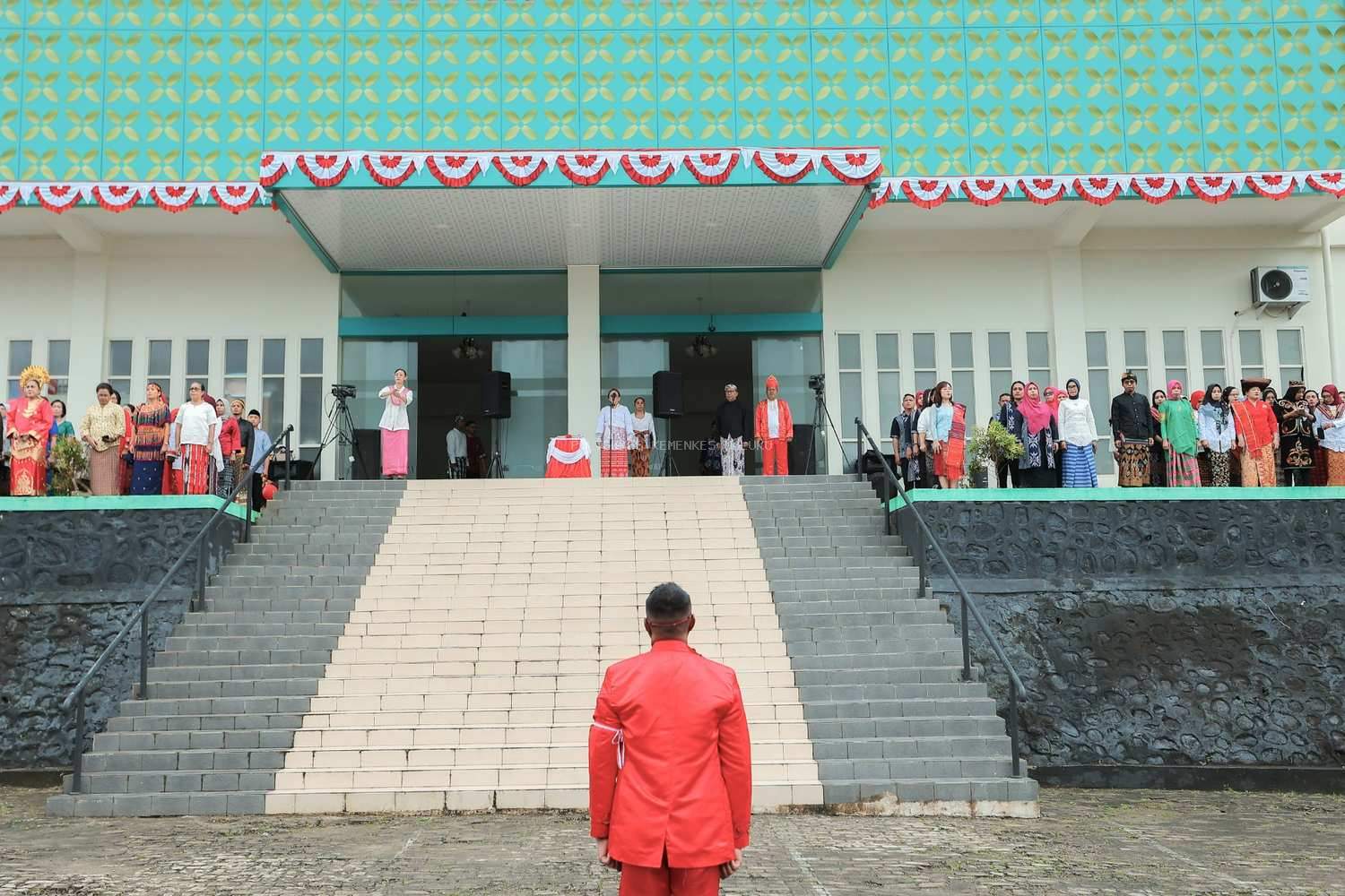 PELAKSANAAN UPACARA BENDERA MEMPERINGATI HUT KEMERDEKAAN RI KE-79 PADA POLTEKKES MALUKU
