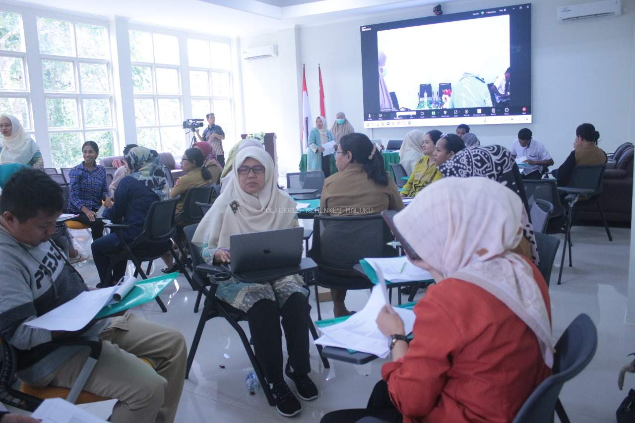 Workshop Peninjauan Kurikulum Sentra Unggulan Pendidikan (SUP) Jurusan Gizi Poltekkes Kemenkes Maluku  